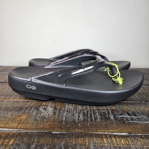 NEW Oofos Oolala Womens Size 9 Recovery Slip-On Comfort Flip Flops Sandals Black - Picture 1 of 12